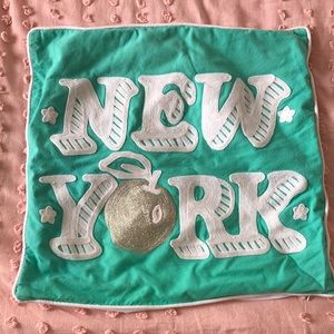 PB TEEN NEW YORK PILLOW CASE